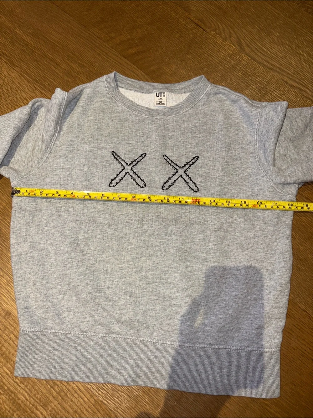 KAWS x Sesame Street x Uniqlo Grey Crewneck Sweatshirt Youth 150 Women’s US XS/S - Picture 11 of 12